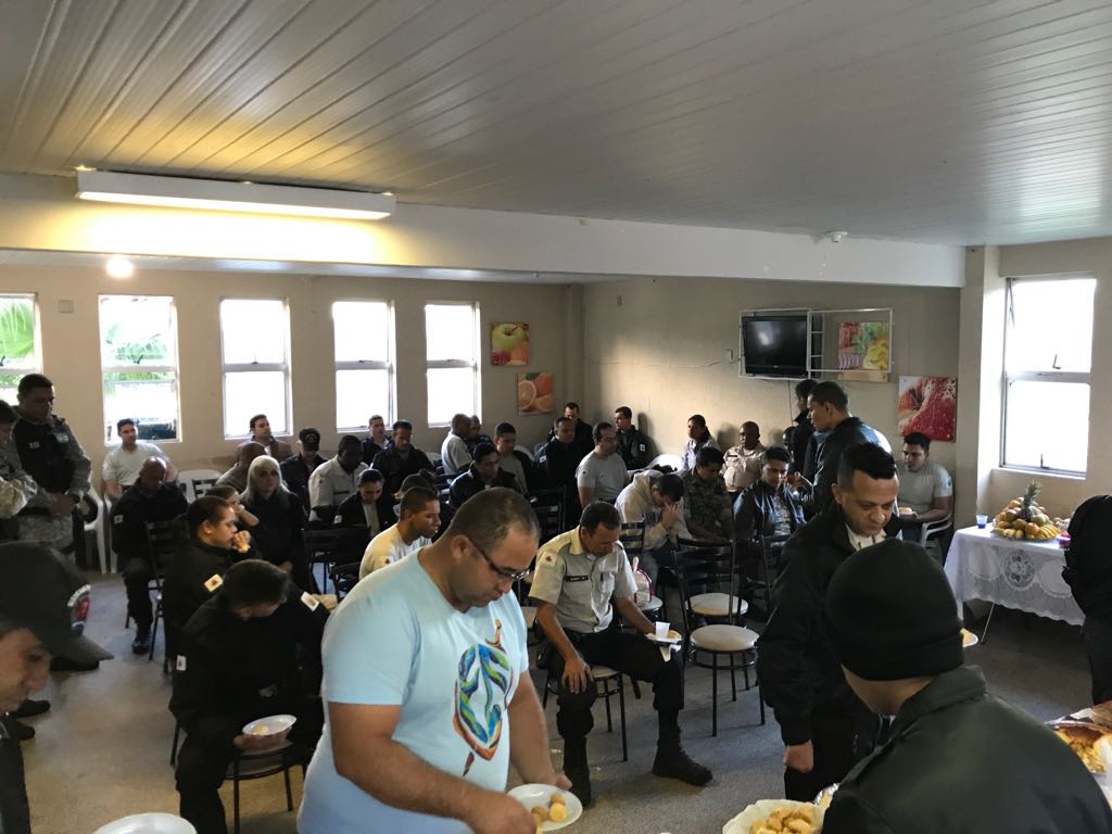 Imagem de capa - UNP Ribeirão das Neves, Minas Gerais, oferece café para 600 agentes penitenciários